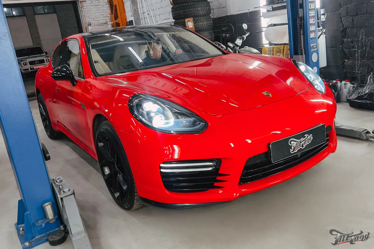 Фирменный Шиномонтаж на вибростенде на стендах Hunter для Porsche Panamera GTS: ПОСПОРИЛИ С ГОСТЕМ!